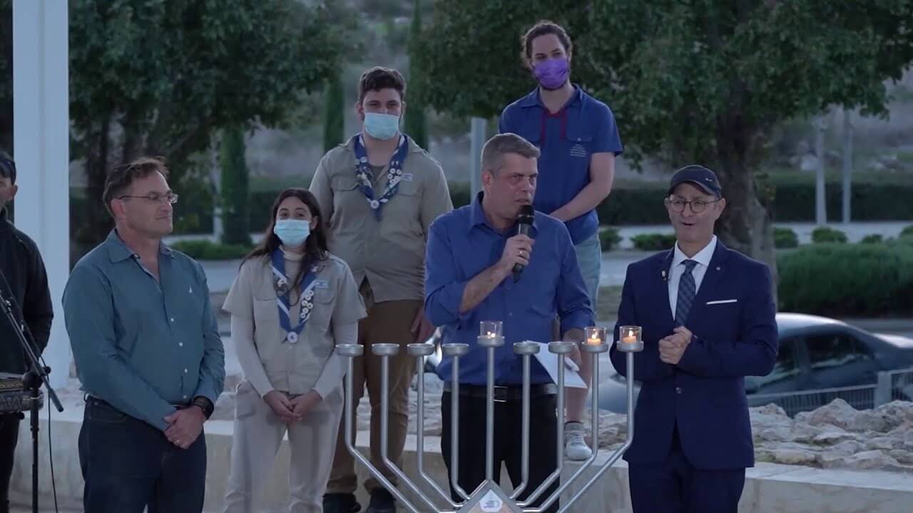 שלומי “בעקבות החשמונאים” נר שני “הום אל עומדן”